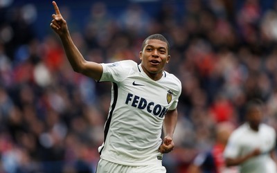 三亿电竞播报-胖肖的庆祝舞蹈有点萌