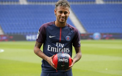 三亿电竞快讯-阿尔瓦雷斯这脚世界波太炸了